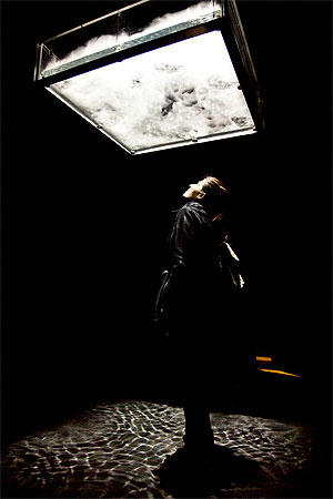 Fluid, invisible, inaudible…, di Ryuichi Sakamoto e Shiro Takatani