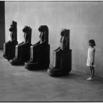 Elliott Erwitt, USA. New York. Metropolitan Museum of Art. 1988 Elliott Erwitt, USA. New York. Metropolitan Museum of Art. 1988