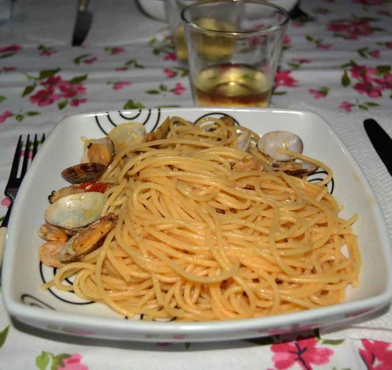 A casa di Claudio Cantelmi (spaghetti con le vongole), Roma luglio 2016 (ph MDL)