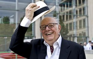addio-a-dario-fo-muore-a-90-anni-il-premio-nobel-per-la-letteratura-sabato-a-milano-lultimo-saluto