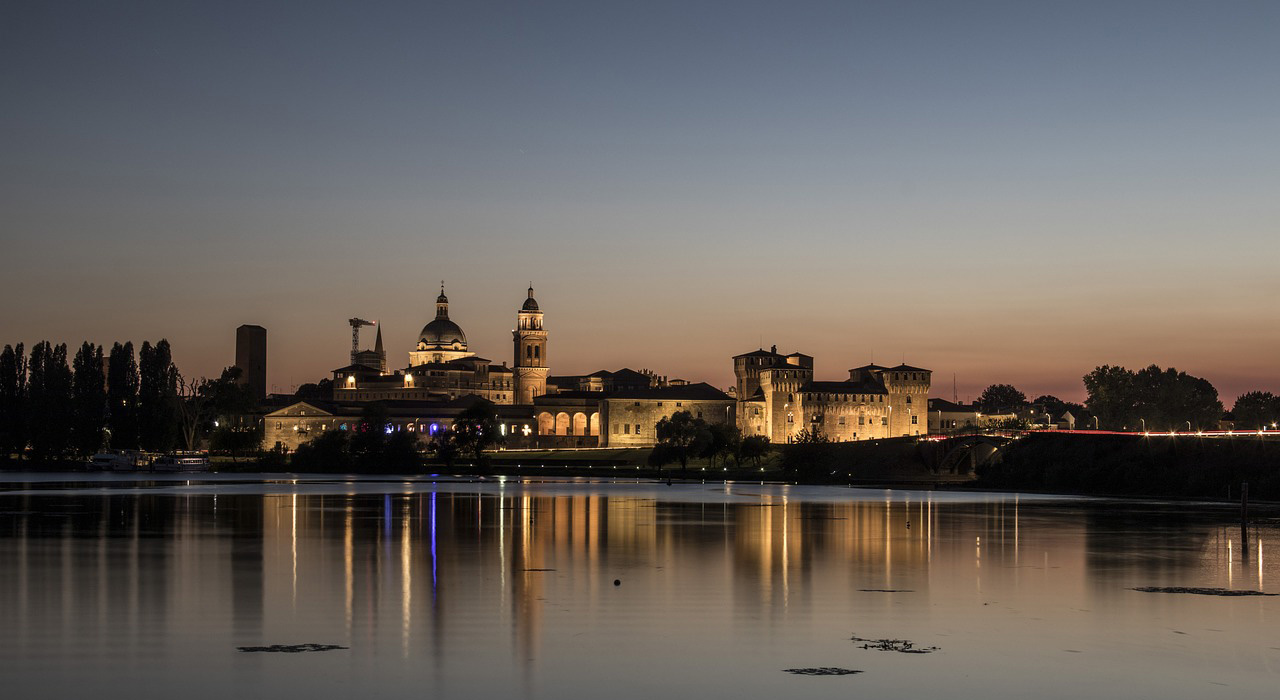 Mantova, skyline