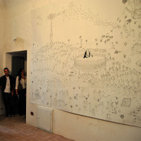 Inaugurazione 31-07-2010 a Ripatransone: sala espositiva con opera di Stefano Alfieri