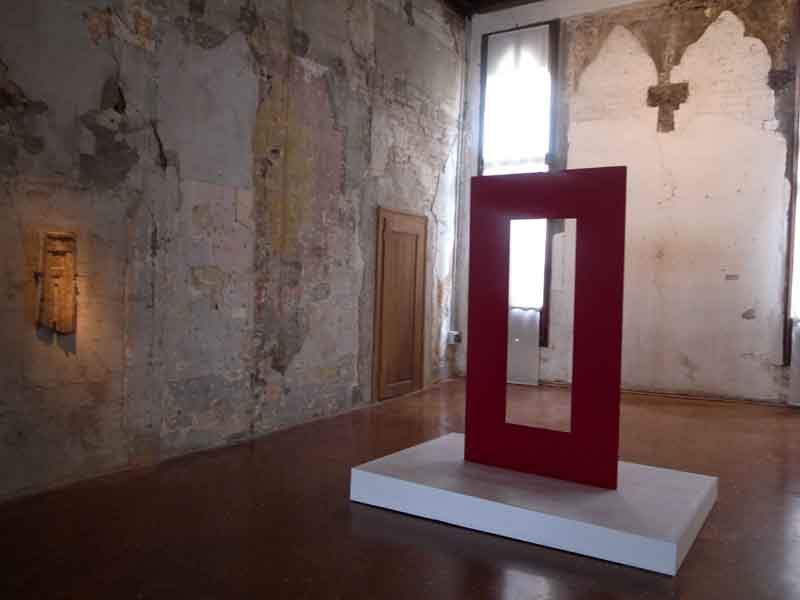 Tra. Edge of Becoming - Museo Fortuny (Portrait of Light Picture of Space, Anish Kapoor) - (foto Manuela De Leonardis)