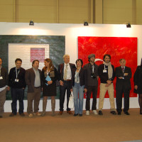 da destra a sinistra: l'artista Olga Donati e la curatrice Stefania Brugnaletti, il Manager Giovanni Cipriani con gli artisti: il pittore Angelo Savarese, il fotografo Danilo Garcia Di Meo, la scultrice Alba Gonzales, il fotografo Fiorenzo Senese, il Direttore dell'Associazione Culturale Amedeo Fusco con la pittrice Solveig Cogliani, il pittore Francesco Villella e a sinistra lo scultore Riccardo Monachesi