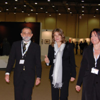 La curatrice Stefania Brugnaletti con gli artisti la fotografa Olga Donati ed il pittore Dory Zard