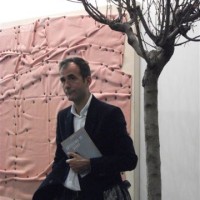 Piove, io sono al riparo (Martin Bethenod, AD Pinault a Venezia, nello stand di Noero-)