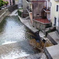 Campagna - Il Fiume Tenza e "Il pesce lupo" opera dello scultore Peter Fraefel