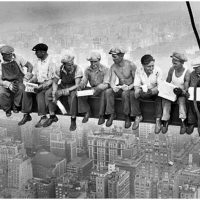immagine per Charles Clyde Ebbets, Pranzo in cima a un grattacielo, New York, 1932
