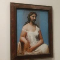 immagine di Pablo Picasso, Femme assise en chemise (Donna seduta in camicia), 1923, Tate, Londra