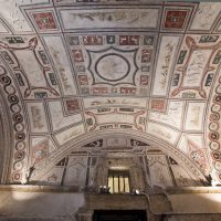 immagine Sepolcro Pancrazi sarcofago volta con affreschi e stucchi ®Parco archeologico Appia Antica