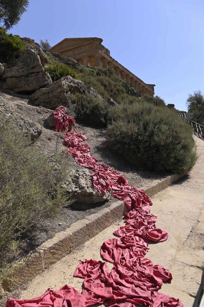 immagine per Residenza artistica e Exhibition Film Siamo Tessuto