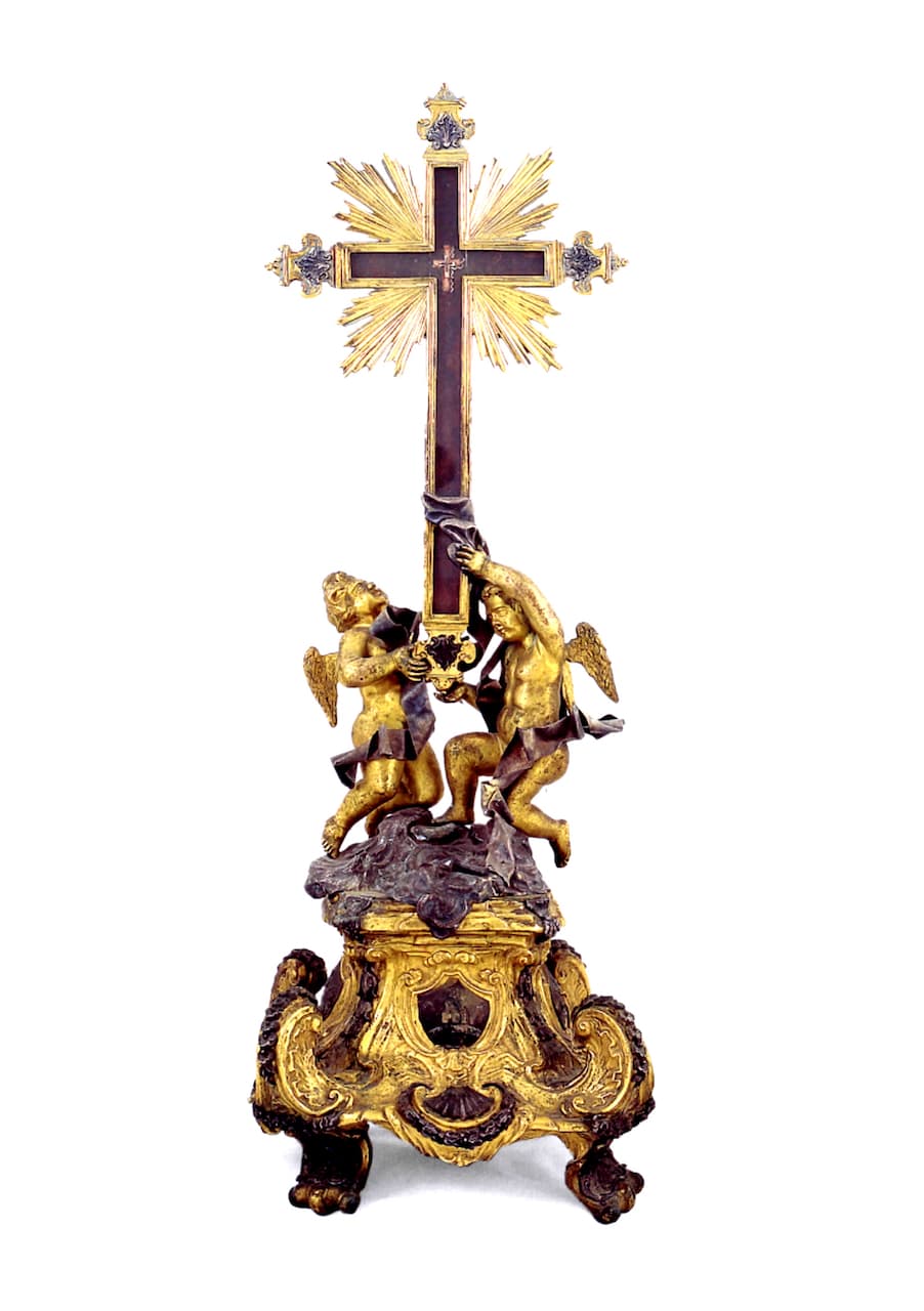 immagine per Rinascimento Marchigiano. Opere restaurate dai luoghi del sisma Att. Pietro Bracchi Stauroteca seconda metà XVIII sec. argento e rame dorato Chiesa di Santa Maria Assunta Campolungo (AP) in deposito presso il Forte Malatesta di Ascoli Piceno