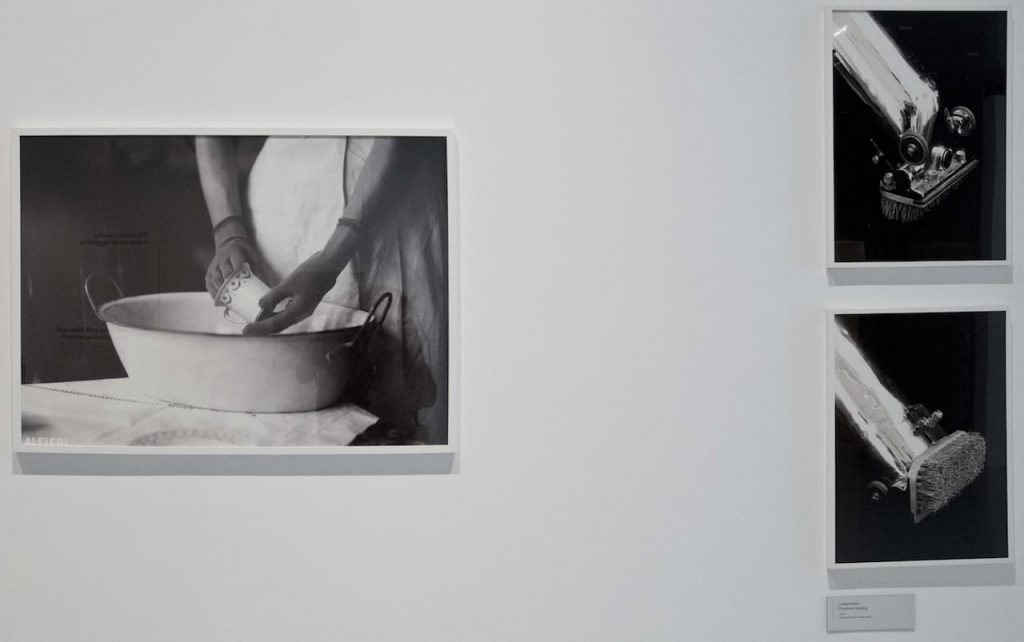 immagine per museo mast bologna inventions: Guanti di gomma e Lavapavimenti_ph. Cristina Villani