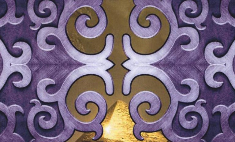 immagine per Vita e la Piramide occulta. Alessandra Cinardi tra fantasy e mitologia