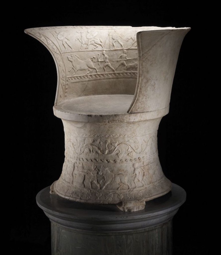 immagine per Tota Italia mostra alle Scuderie del Quirinale. 01. Sedia Corsini - trono decorato a rilievo I secolo a.C.