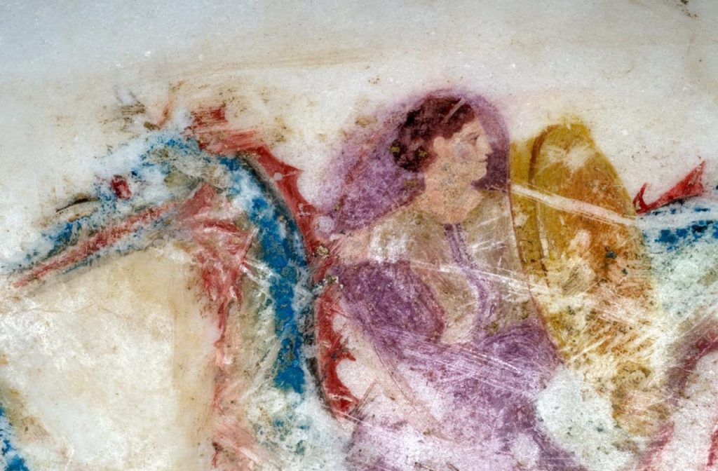 05. podanipter (bacino rituale) marmo dipinto -IV sec. a.C. ph da sito web ascolisatriano.fg.it