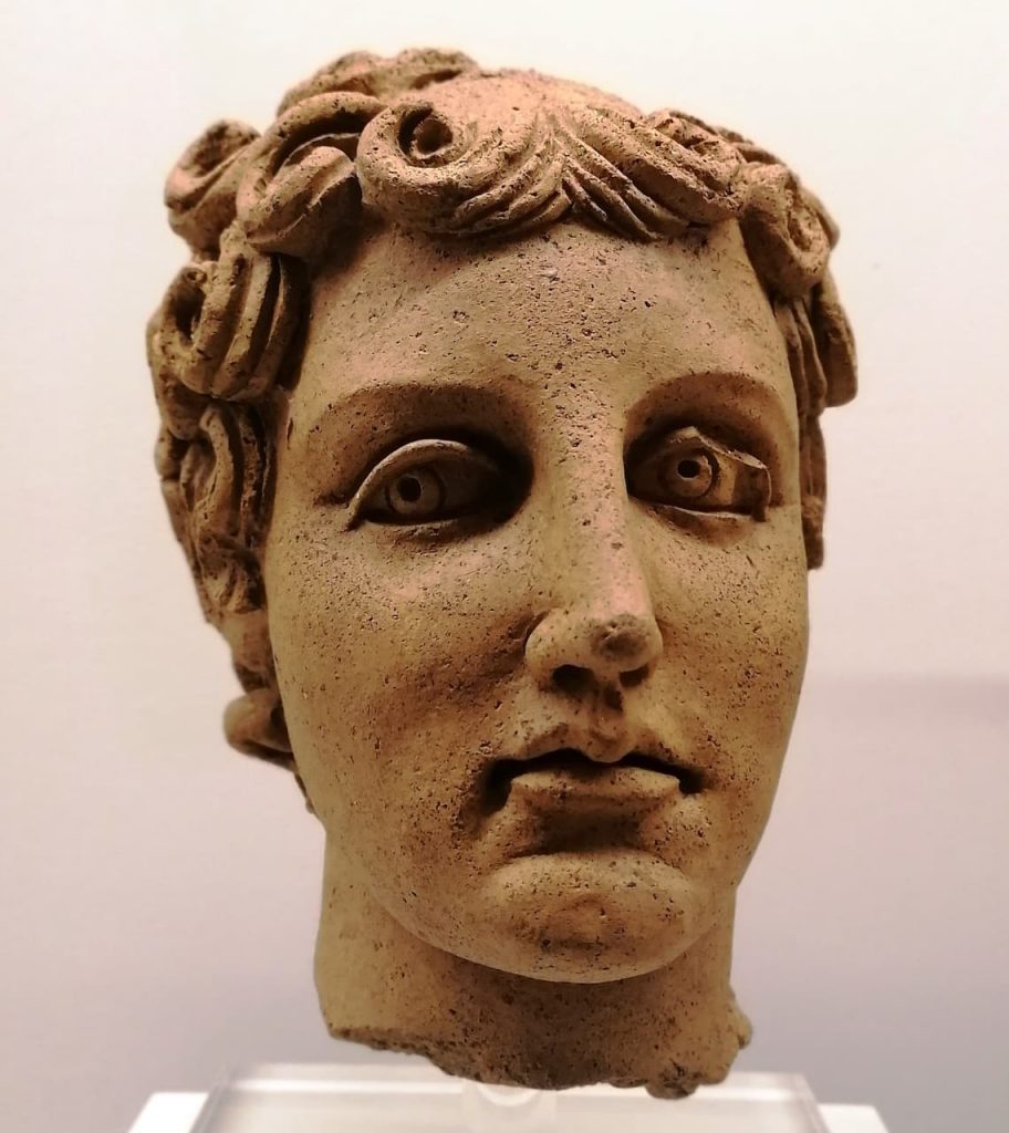 16. Terracotta votiva IV-II secolo a.C.