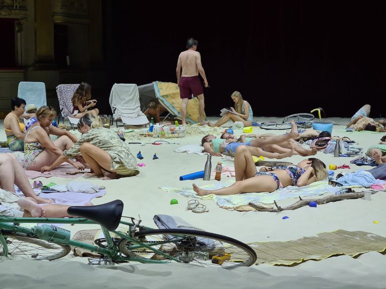 immagine per Sun & Sea, opera-performance. Foto di Daniela Trincia