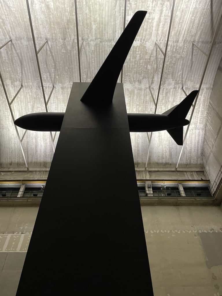 immagine per Maurizio Cattelan, Breath Ghosts Blind