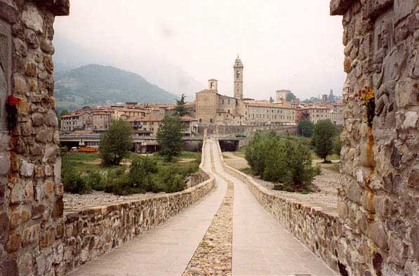 immagine per Dal 21 al 28 agosto 2021 ritorna nella splendida cornice del borgo di Bobbio l’atteso appuntamento estivo con il Bobbio Film Festival