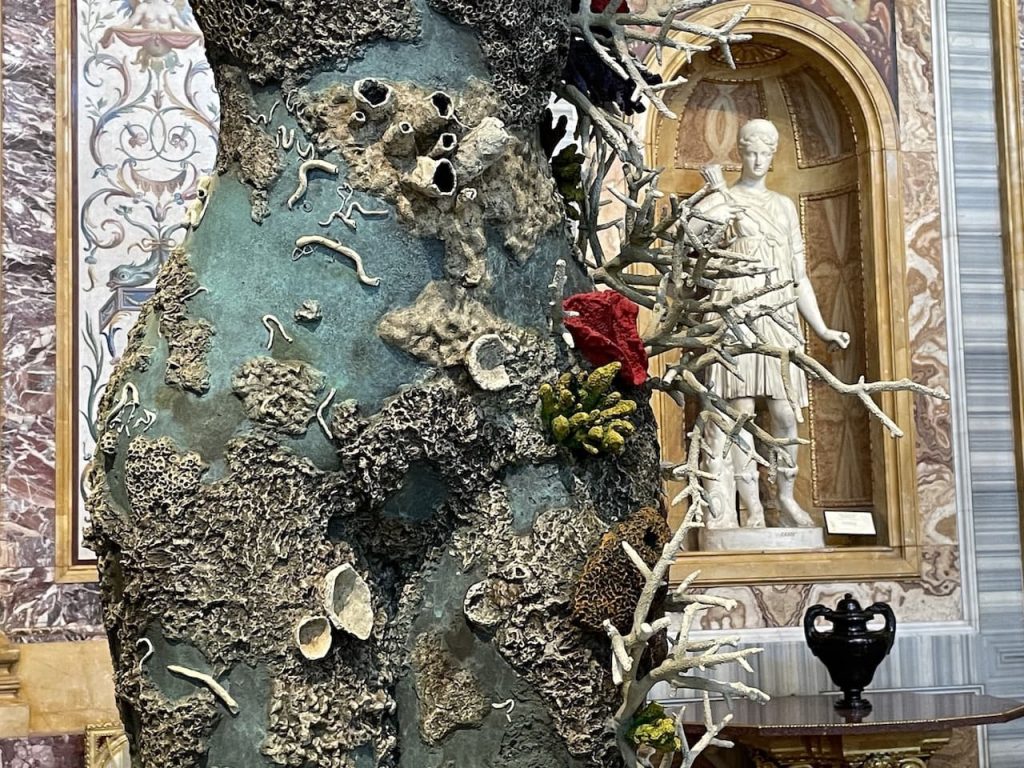 immagine per archaeology now damien hirst