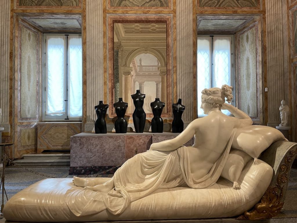 immagine per archaeology now damien hirst