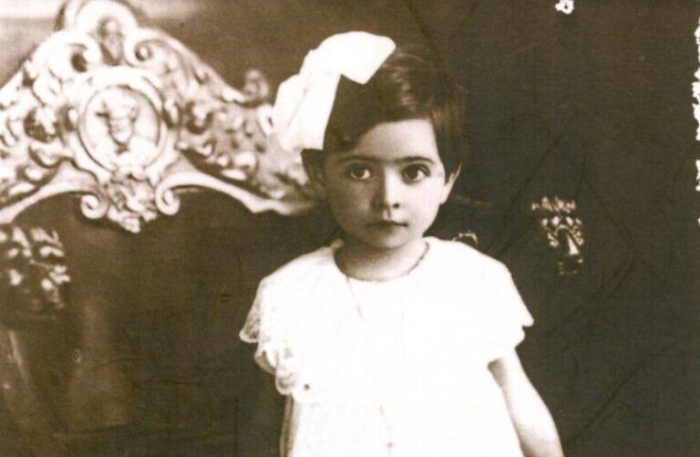 immagine per IndipendenteMente #72. Viera. Un’italiana del ’23 di Paola Mattioli. L'emozionante biografia della madre dell’autrice.