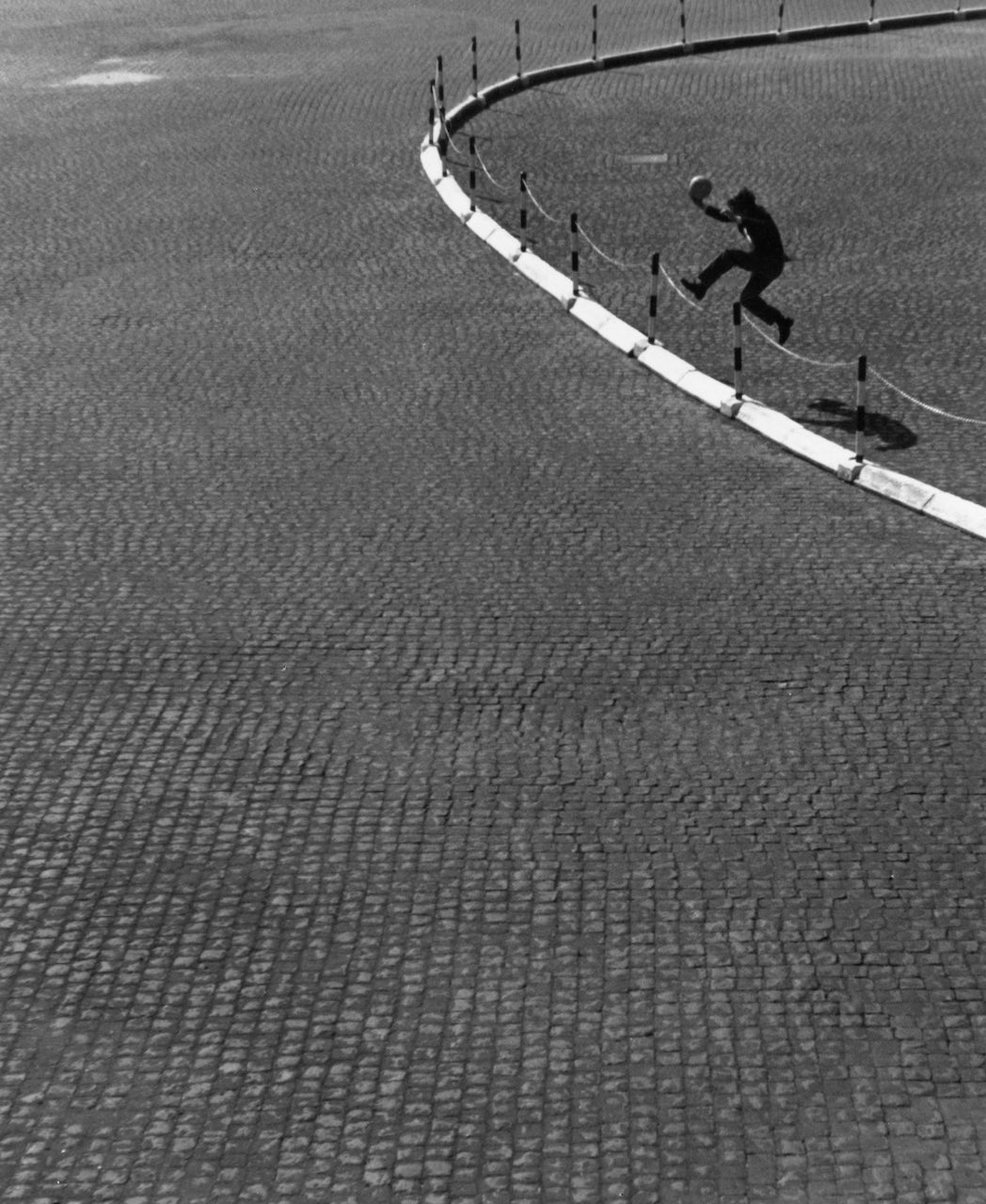 immagine per la mostra Giuseppe Loy. Una certa Italia. Fotografie 1959-1981