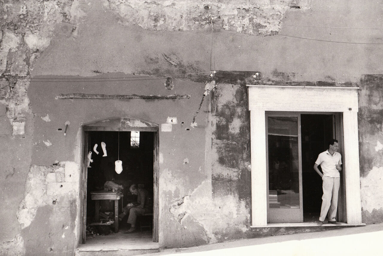 immagine per la mostra Giuseppe Loy. Una certa Italia. Fotografie 1959-1981