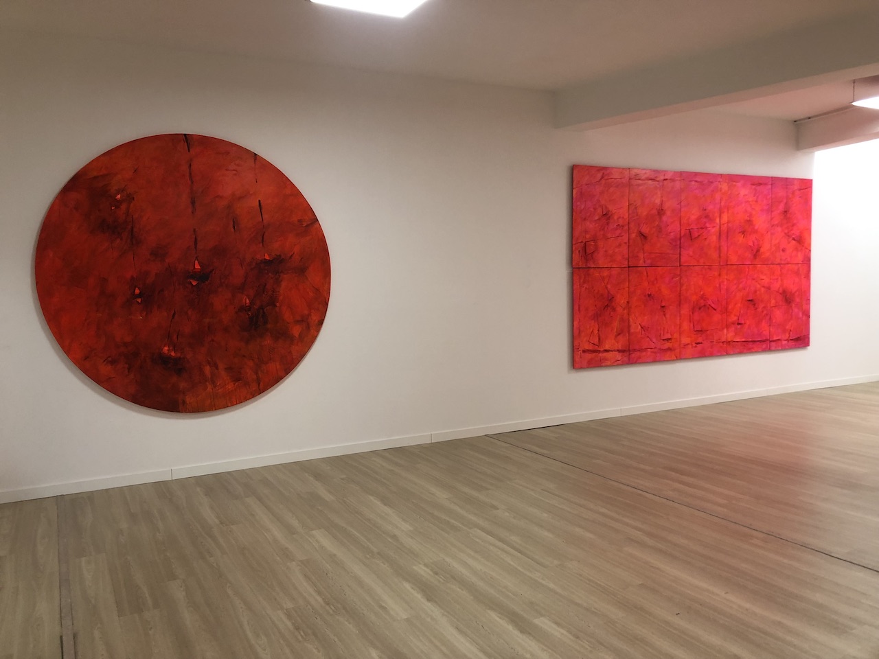 immagine per Gianfranco Notargiacomo in rosso. A Milano
