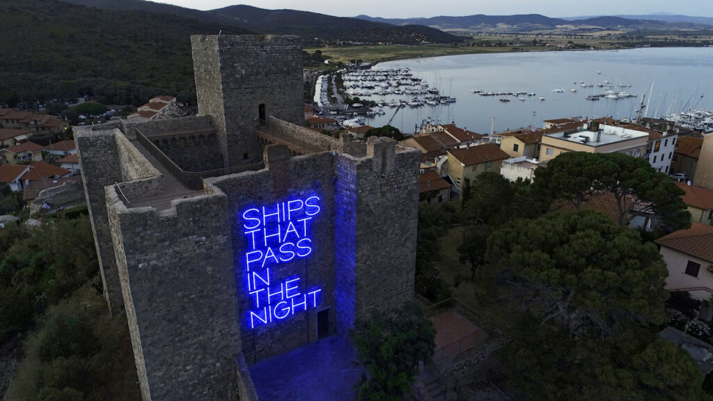 immagine per Maurizio Nannucci Hypermaremma, Ships That Pass In The Night