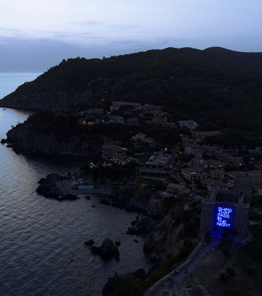 immagine per Maurizio Nannucci Hypermaremma, Ships That Pass In The Night
