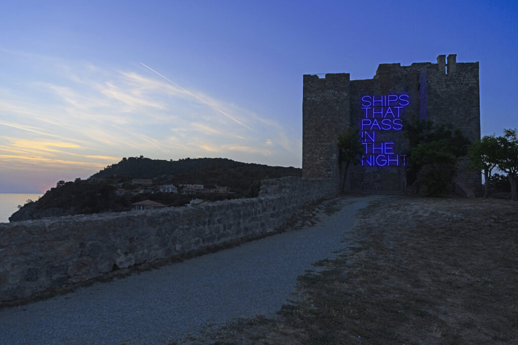 immagine per Maurizio Nannucci Hypermaremma, Ships That Pass In The Night