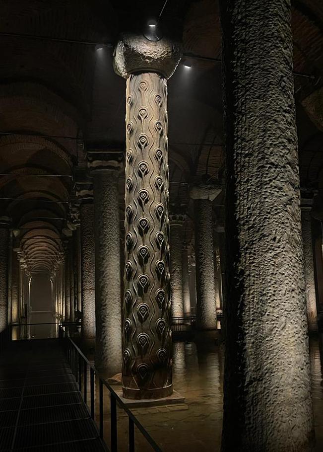 immagine per Yerebatan Sarnıcı, di Istanbul. Riapre l'antica cisterna sotterranea con nuovo restyling e lighting design