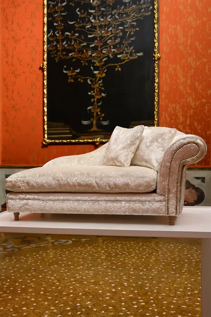 immagine per Es-senze a Palazzo Mocenigo. Una mostra da vedere anche ad occhi chiusi