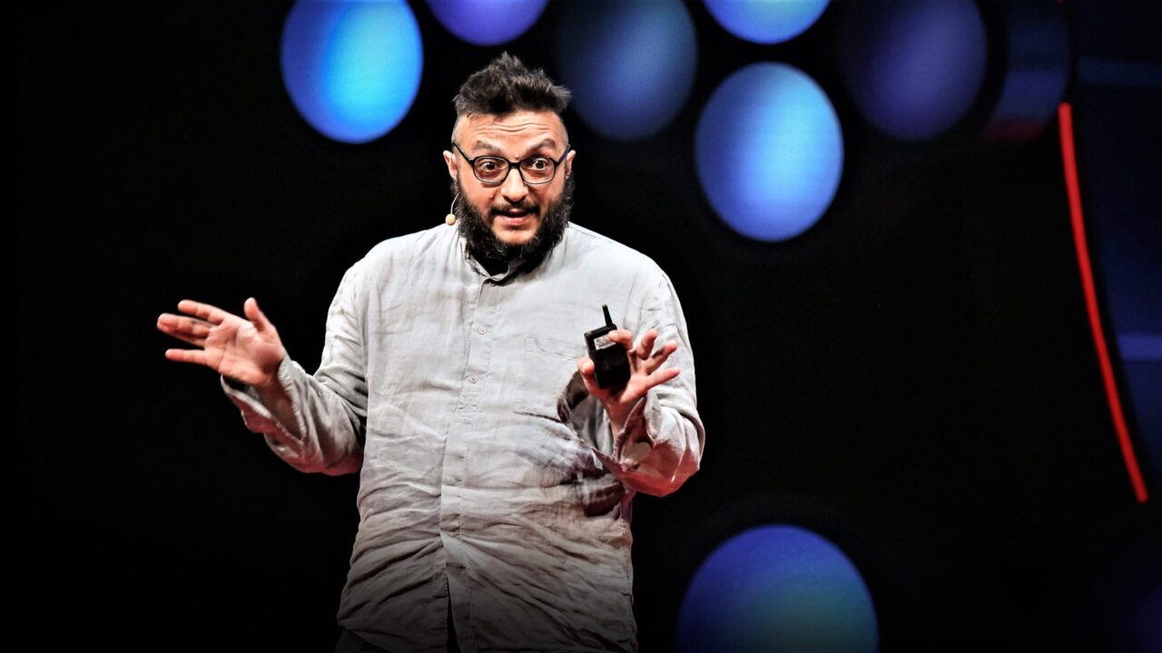 immagine per Salvatore Iaconesi, artista, designer e umanista digitale che ha reso opera condivisa in Rete la sua malattia