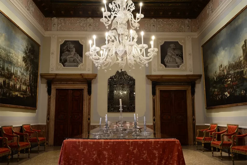 immagine per Es-senze a Palazzo Mocenigo. Una mostra da vedere anche ad occhi chiusi