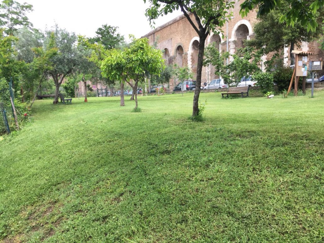 Distretti, rigenerazione urbana e ri_generazione culturale. Roma colonia dei barbari.