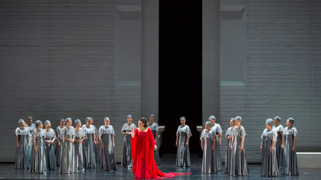 immagine per Shirin Neshat mette in scena l’Aida per il festival di Salisburgo