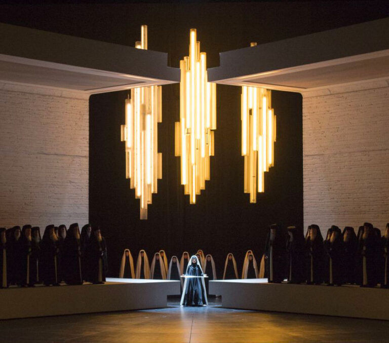 immagine per Shirin Neshat mette in scena l’Aida per il festival di Salisburgo