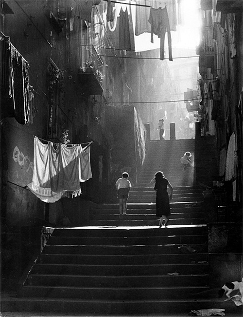 immagine per Piergiorgio Branzi. La RAI e la Fotografia compromettente