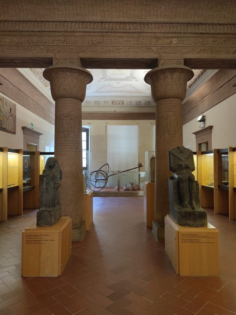 Ori e argenti nelle collezioni del Museo Archeologico di Firenze.