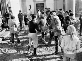 immagine per Gli Angeli del Fango per l'Alluvione di Firenze del 1966. Esperienza umanitaria di giovani per salvare Arte e Beni Culturali