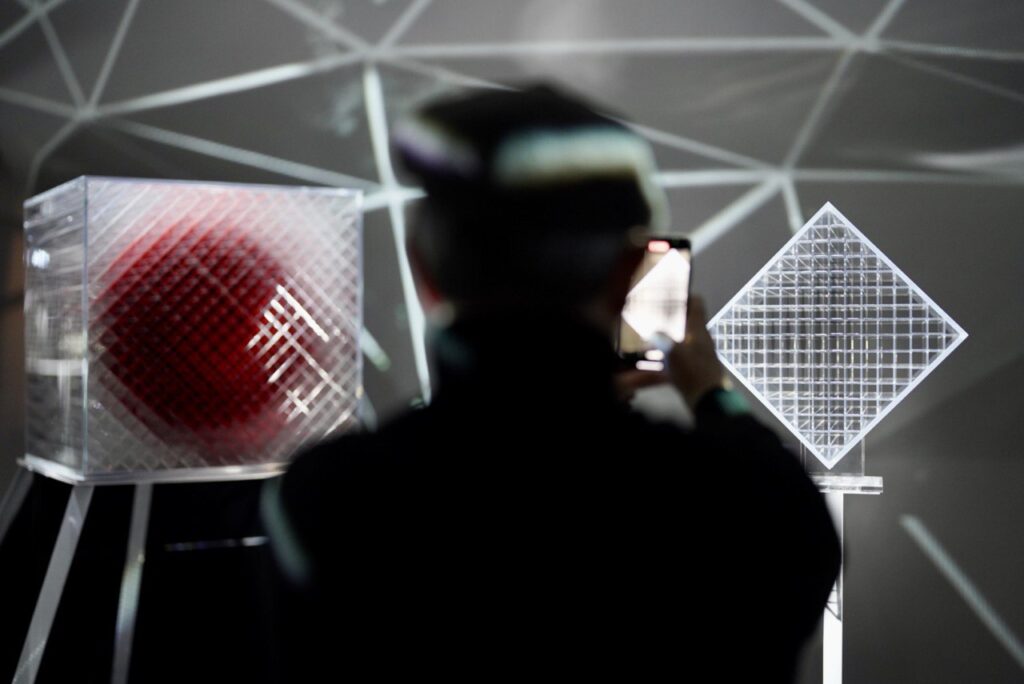 immagine per Simone Lingua accende la lanterna di Fuksas con Ombre di luce