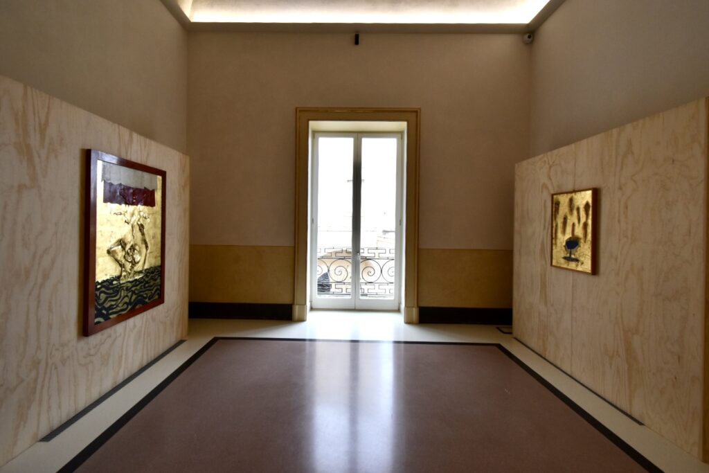 XL. Mostra antologica di Dario Carmentano a Matera. Nei limiti ma senza confini.