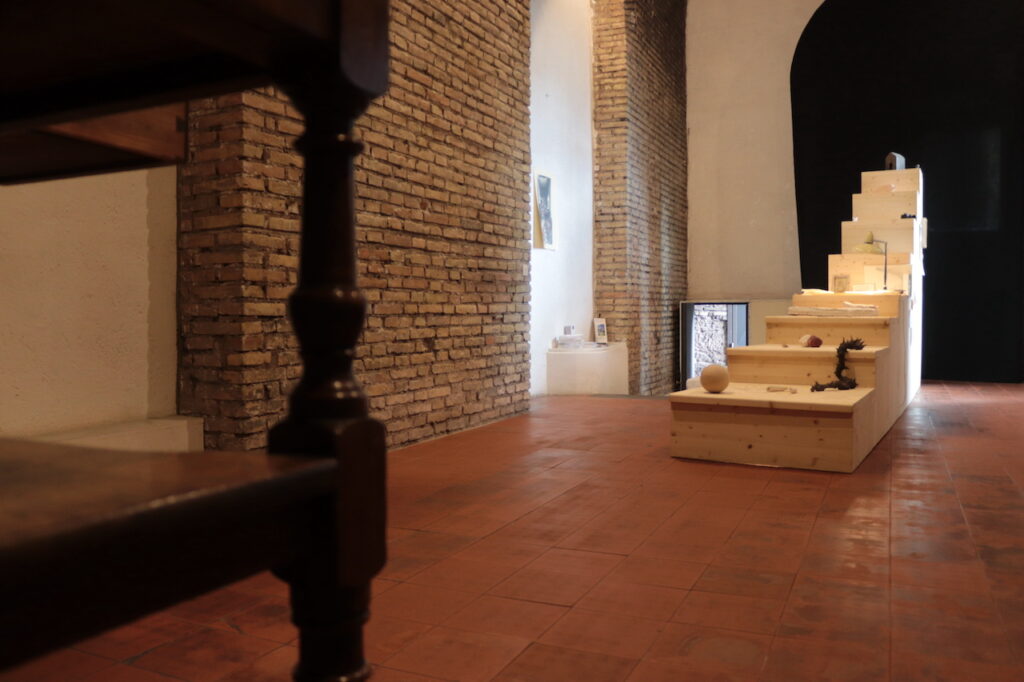 immagine per Prospicio, l’installazione site-specific della scultrice pugliese Marina Quaranta. TRAleVOLTE