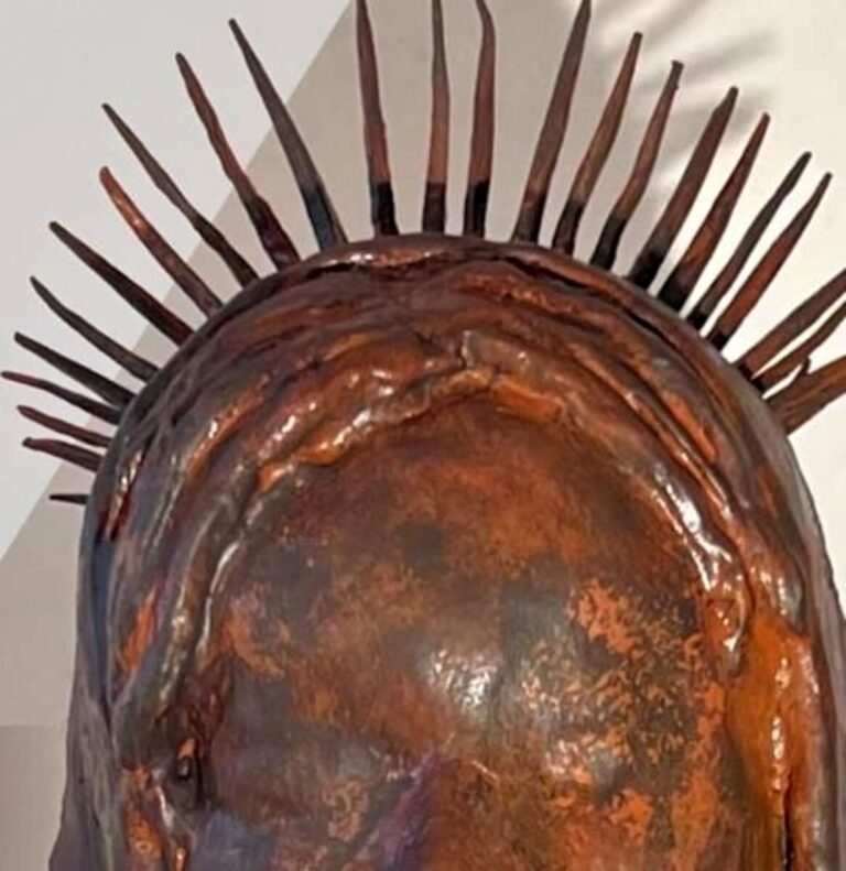 immagine per Mulier, Ecce Filius Tuus. Alla Chiesa degli Artisti a Roma l'installazione dell'artista iraniano Howtan Re