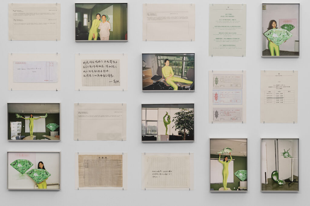 immagine per Installation views Rachele Maistrello: Gao Yue 高跃, 6 aprile - 28 giugno, 2023, Galleria Eugenia Delfini, Roma. Foto di Carlo Romano. Courtesy Galleria Eugenia Delfini.