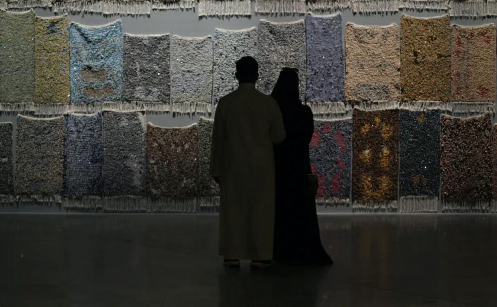 immagine per Prima Biennale delle arti islamiche oppone l’arte alla contraddizione