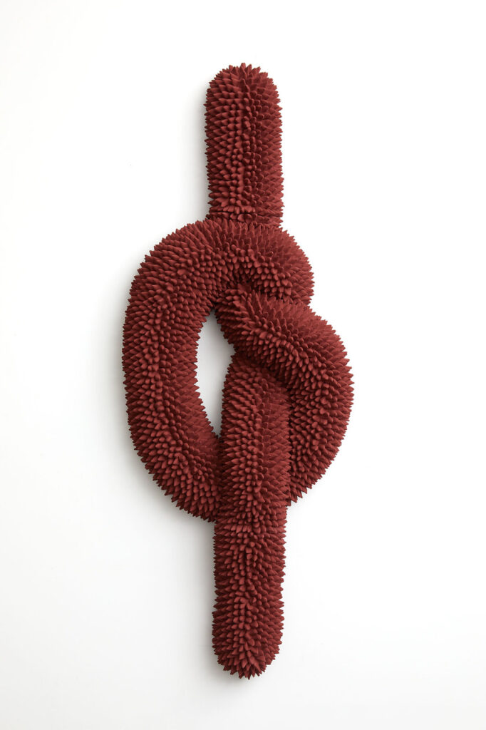 immagine per Andrés Anza, Intentional tension, 2023, ceramica, 120x40 cm